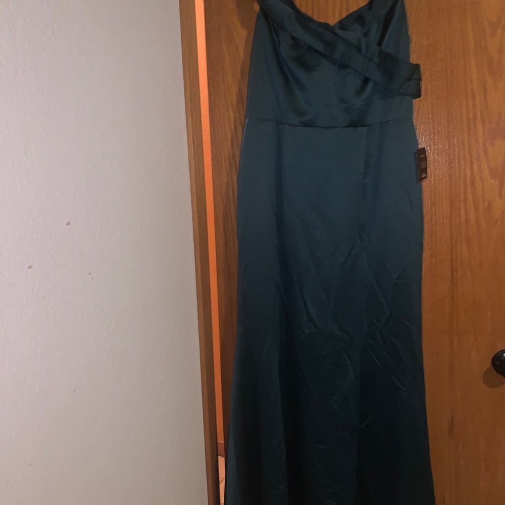 Lulus formal off the shoulder green satin dress